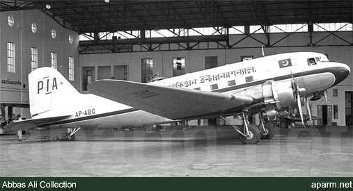 Douglas C-47-DL Skytrain