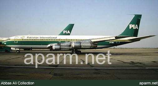 PIA Boeing 707-323C