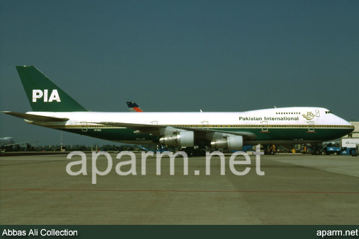 PIA Boeing 747-217B